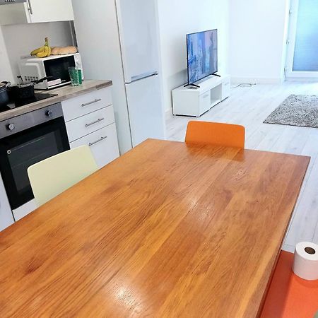 A Beautifully Furnished Master Bedroom In A Shared Apartment Aylesbury  Extérieur photo